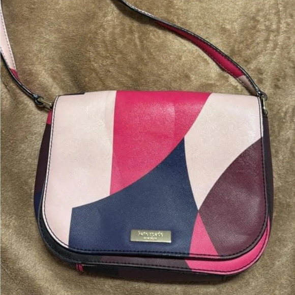 Kate Spade New York Vegan Leather Printed Crossbody Bag - Picture 2 of 6